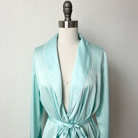 KATE SPADE “DREAM A LITTLE DREAM” TIFFANYS BLUE SATIN EMBROIDERED ROBE - Picture 2 of 6